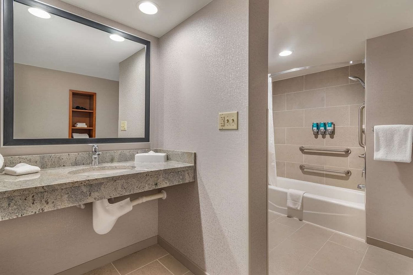 Drury Inn & Suites Atlanta Airport Drury Inn & Suites Atlanta Airport