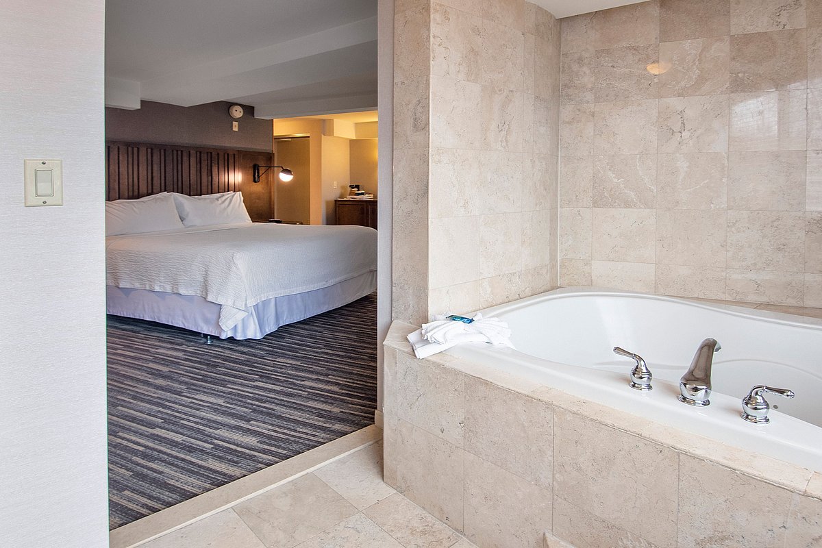 Four Points by Sheraton Melville Long Island Four Points by Sheraton Melville Long Island