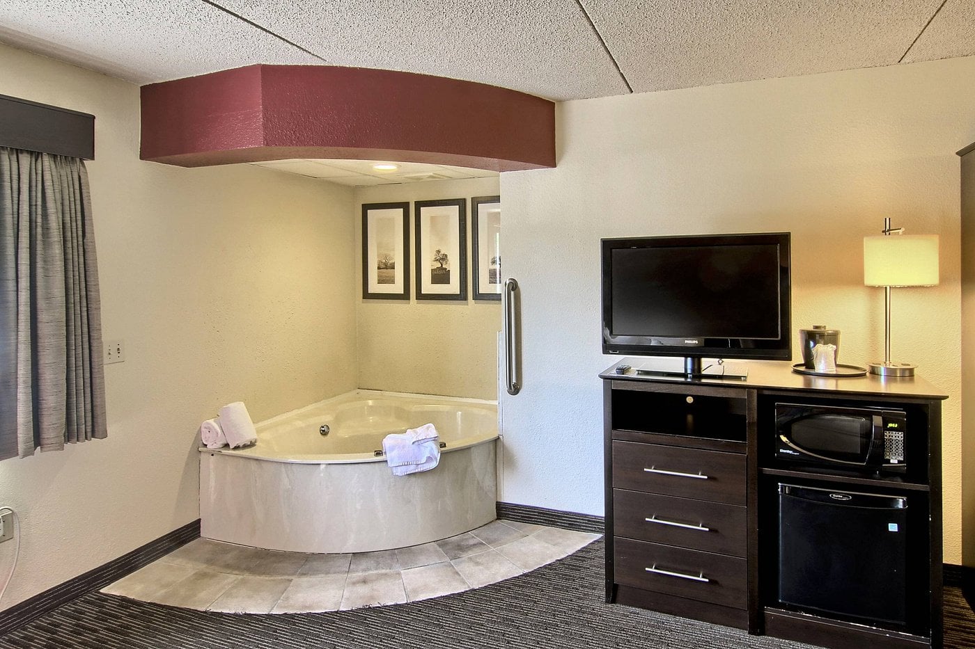 Blossom Hotel & Suites Traverse City Blossom Hotel & Suites Traverse City