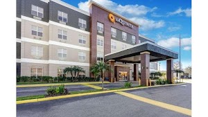 La Quinta Inn & Suites by Wyndham Tampa Central place picture