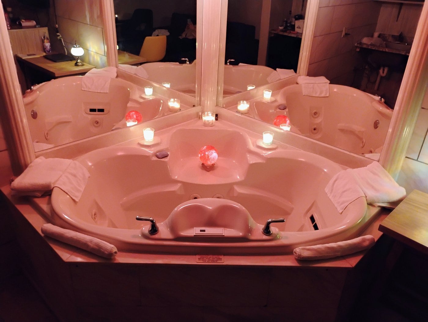 Days Inn & Suites by Wyndham Warren Days Inn & Suites by Wyndham Warren