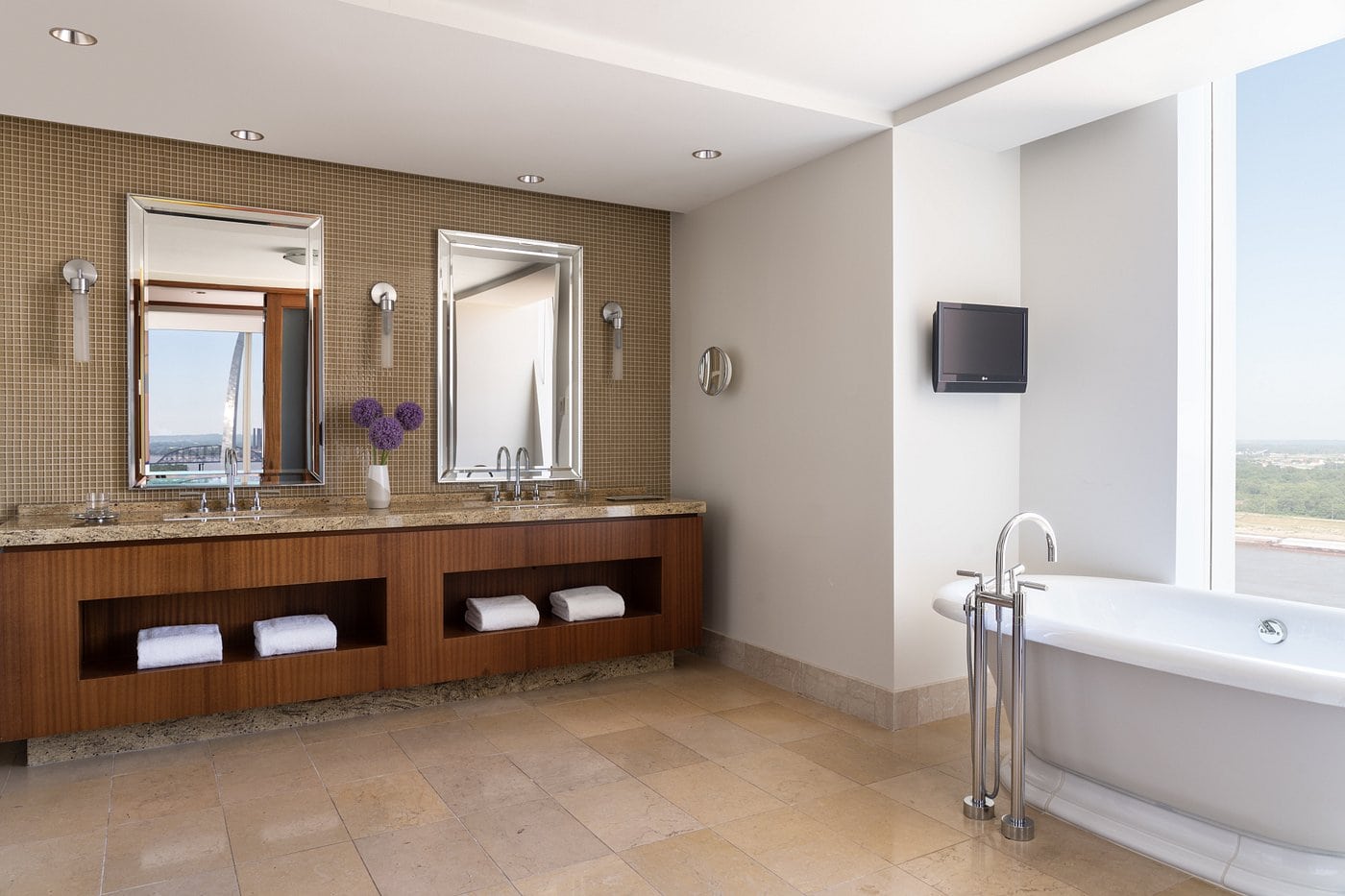 Four Seasons Hotel St. Louis Four Seasons Hotel St. Louis