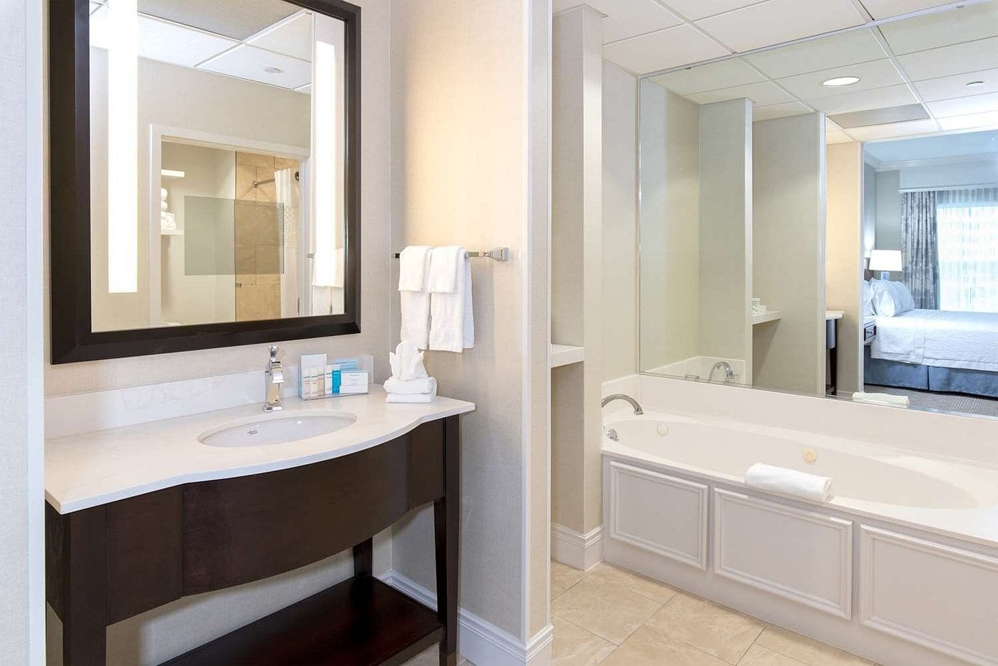 Hampton Inn & Suites Charlotte-SouthPark at Phillips Place Hampton Inn & Suites Charlotte-SouthPark at Phillips Place