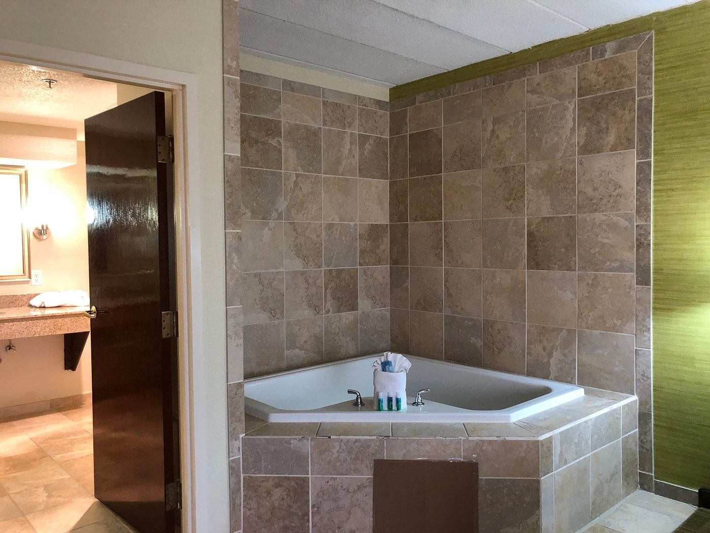 Holiday Inn Express & Suites Indianapolis W - Airport Area Holiday Inn Express & Suites Indianapolis W - Airport Area