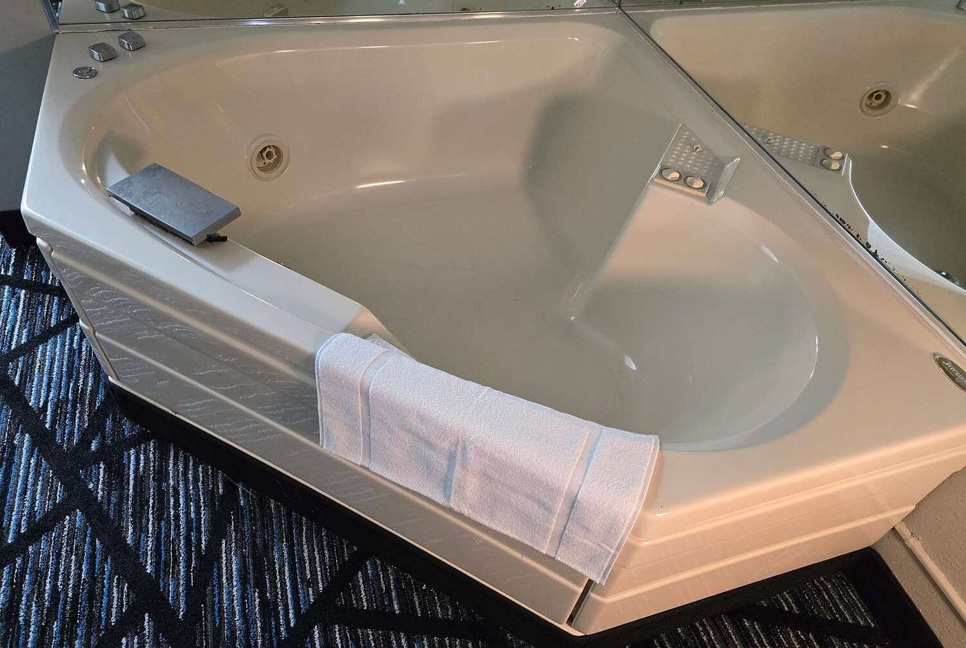 Super 8 by Wyndham Traverse City Super 8 by Wyndham Traverse City