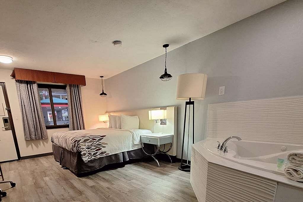 Travelodge by Wyndham Indianapolis Speedway Travelodge by Wyndham Indianapolis Speedway